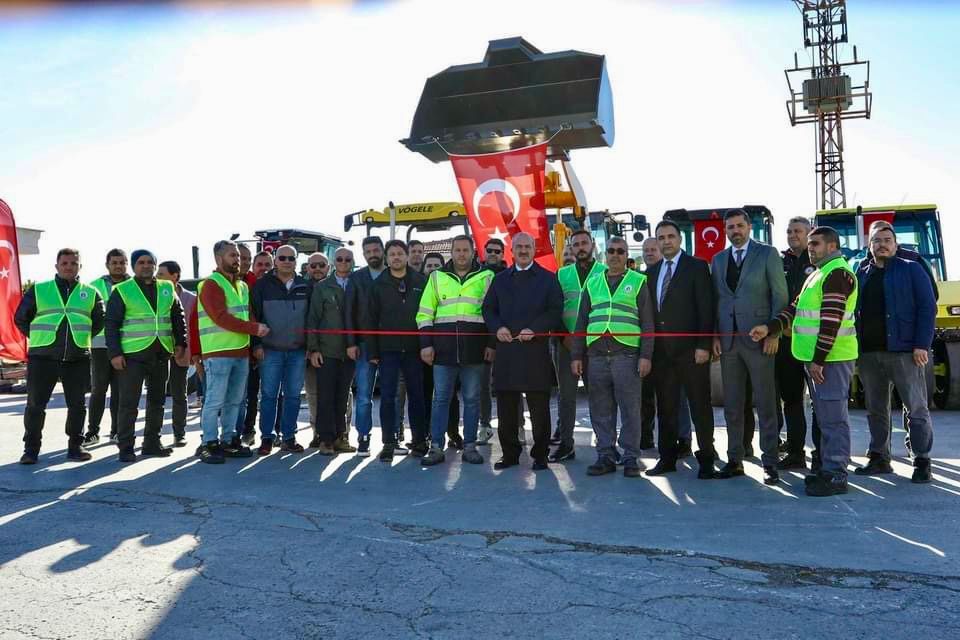 İL ÖZEL İDARESİNE YENİ İŞ MAKİNELERİ