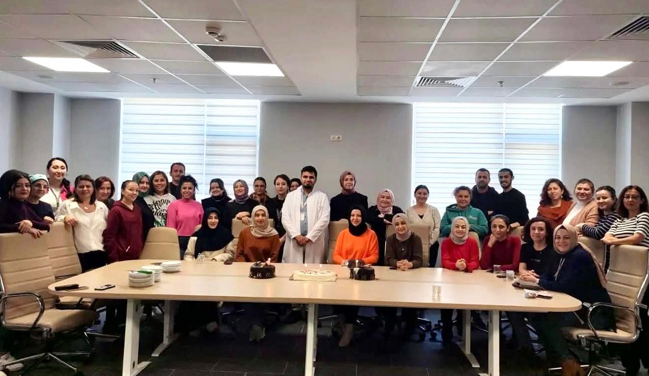 ÇDH’DE TOPLU TIBBİ SEKRETERLER GÜNÜ KUTLAMASI