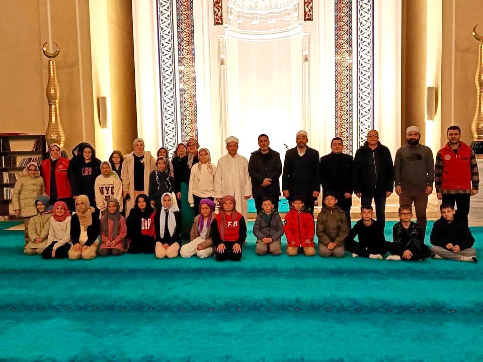 ÖĞRENCİLER, ÇEDES PROJESİNDE SABAH NAMAZINDA BİR ARAYA GELDİ