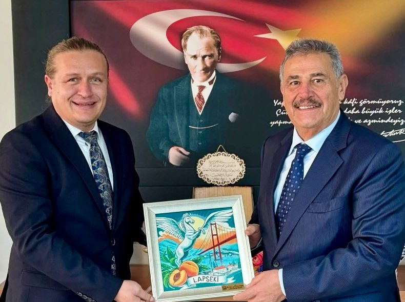 ESKİ BAKAN ERSÜMER’DEN ÇANAKKALE VE LAPSEKİ BELEDİYELERİNE ZİYARET