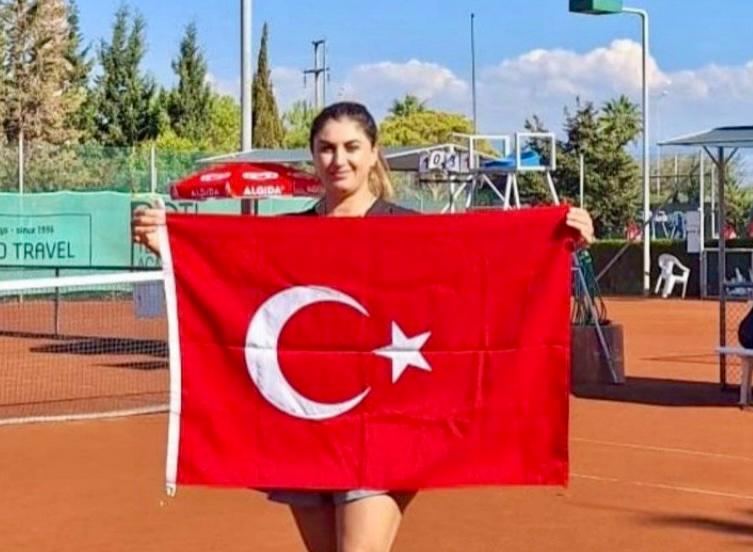 ÖĞRETİM GÖREVLİSİ VE TAKIMI AVRUPA ÜÇÜNCÜSÜ