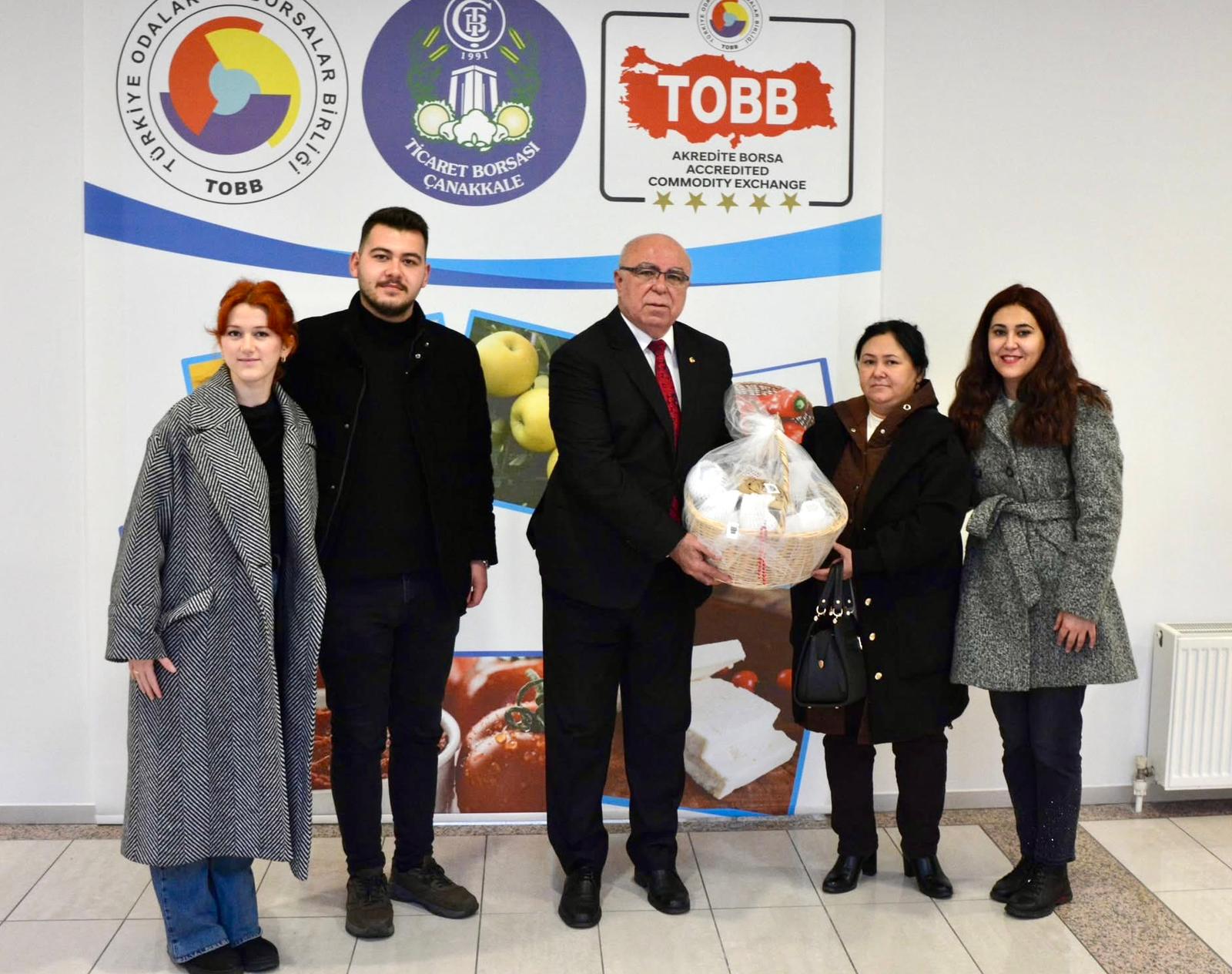 GENÇ KADIN GİRİŞİMCİ VE AİLESİNDEN BORSA BAŞKANINA ZİYARET