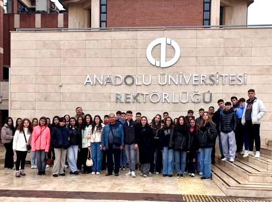 KALKIMLI LİSE ÖĞRENCİLERİNDEN ANADOLU ÜNİVERSİTESİ’NE GEZİ
