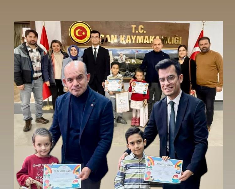 EN FAZLA KİTAP OKUYAN ÖĞRENCİLER ÖDÜLLENDİRİLDİ