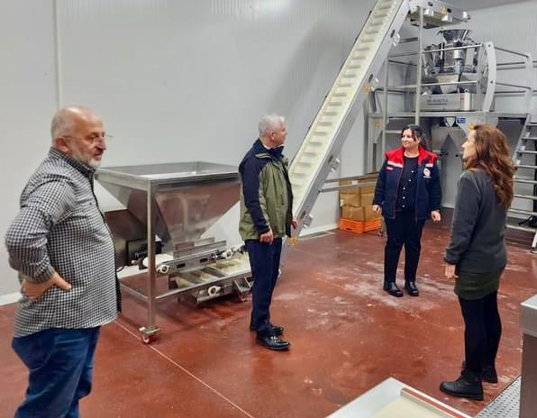 TARIM İL MÜDÜRÜNDEN ÇİFT KABUKLU YUMUŞAKÇA İŞLEME TESİSİNE ZİYARET