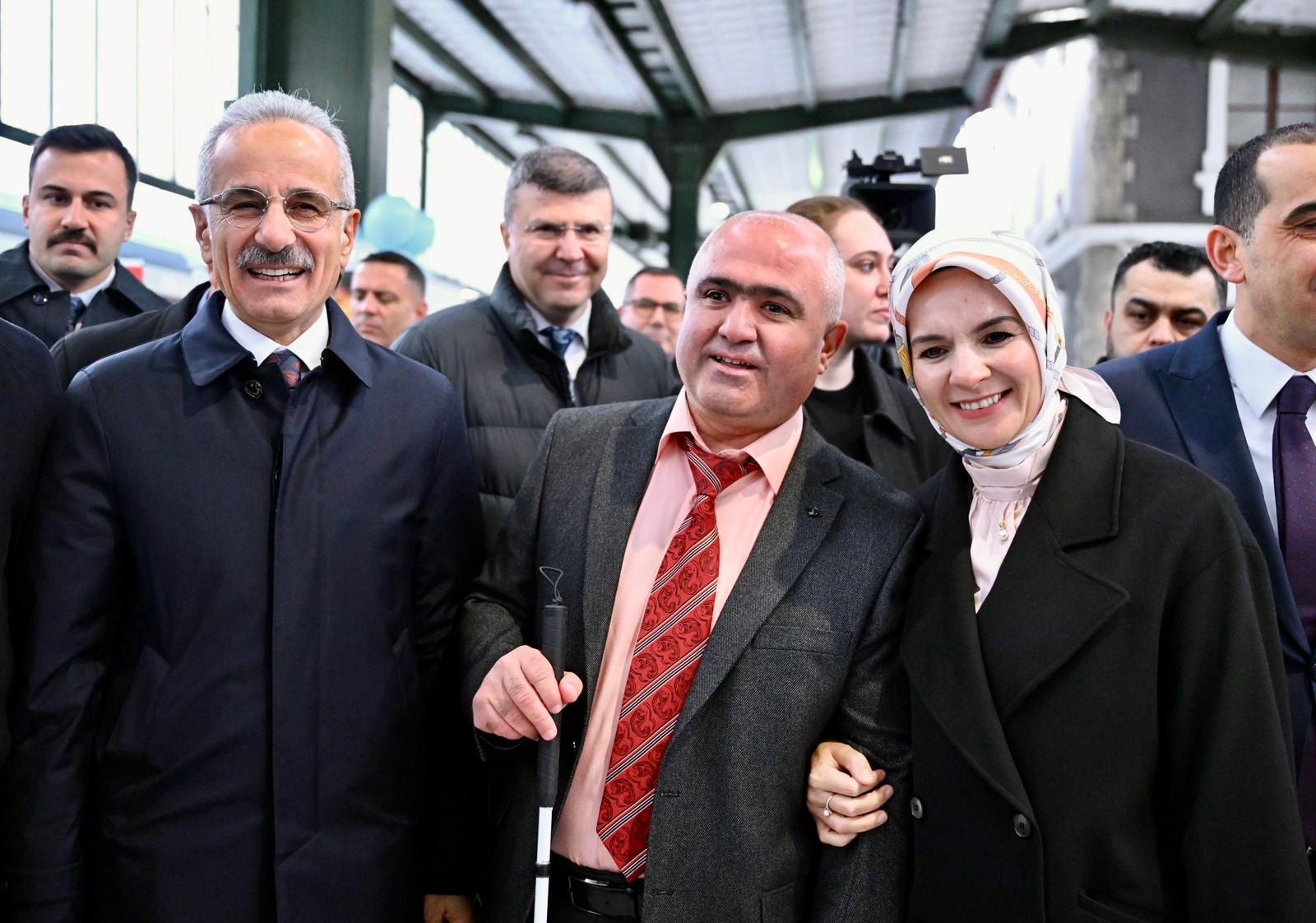 ENGELLERİ KALDIRAN TREN