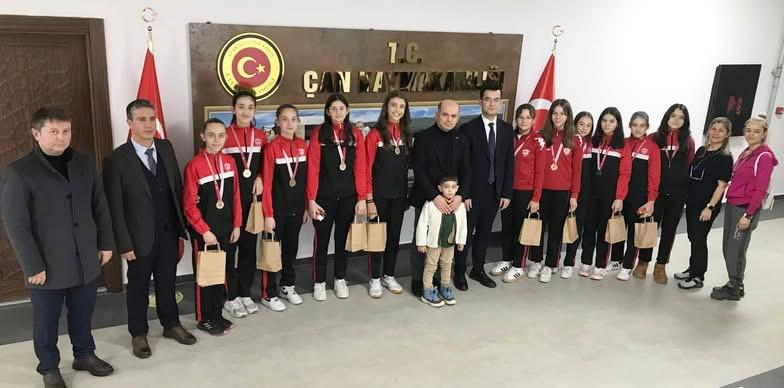 ÇAN ŞEHİT ENGİN EKER ORTAOKULU YILDIZ KIZLARINDAN ZİYARET