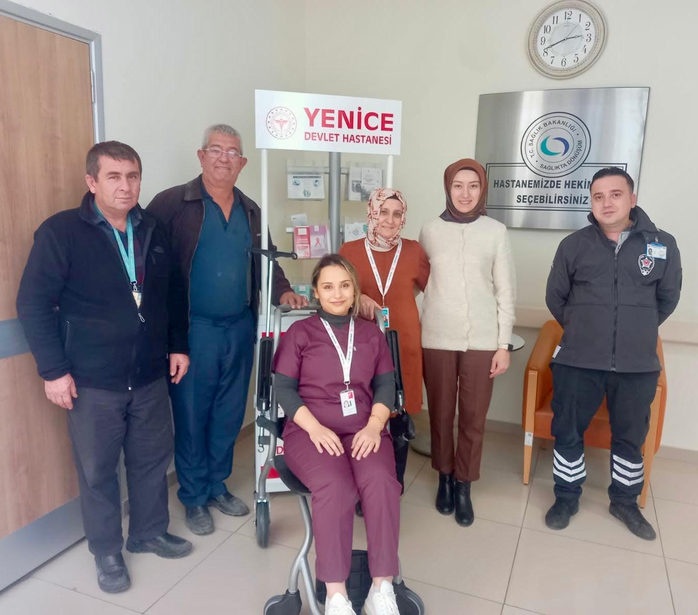 YENİCE DEVLET HASTANESİ’NE TEKERLEKLİ SANDALYE BAĞIŞI