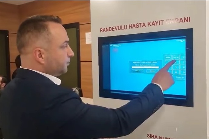 HASTALARA MÜJDE… ARTIK İŞLEMLER KAYIT BİRİMİNE BAŞVURMADAN KİOSKLA YAPILABİLECEK