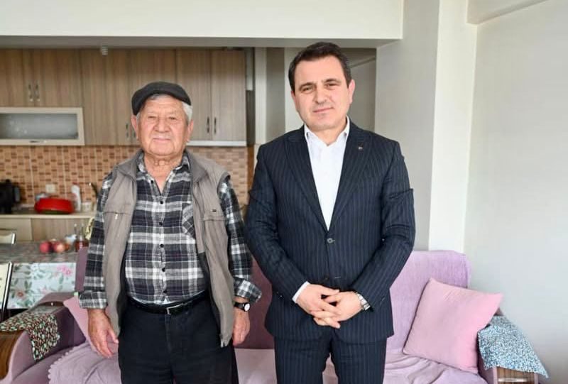 TARİHİ ALANDAN 89 YAŞINDAKİ SABRİ TÜMER AMCAYA ZİYARET