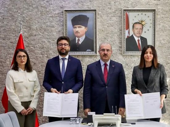 ORTAOKUL ÖĞRENCİLERİ İÇİN SKOLYOZ ERKEN TEŞHİS VE TARAMA PROGRAMI
