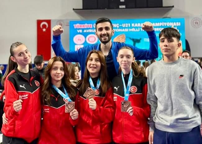 SPORCULARIMIZ KARATE ŞAMPİYONASI’NA DAMGA VURDU