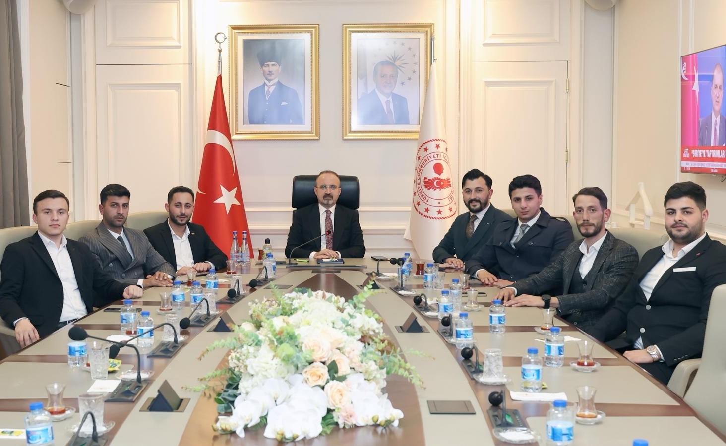 TEKİRDAĞ GENÇLİK KOLLARINDAN İÇİŞLERİ BAKAN YARDIMCISINA ZİYARET