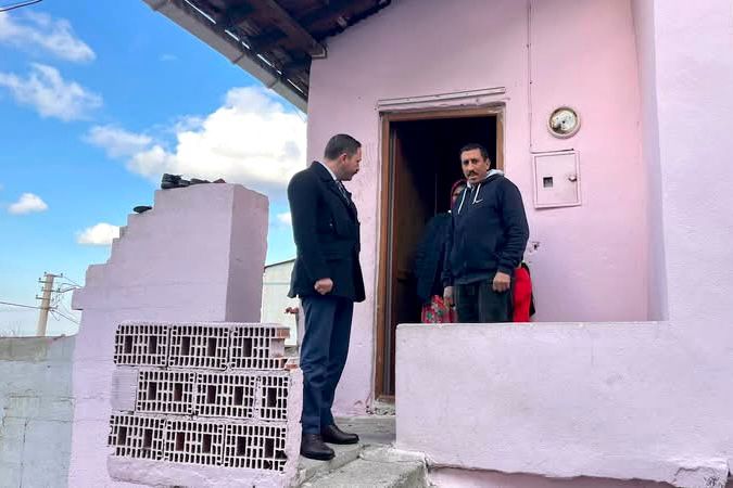 YANGINDA EVİ ZARAR GÖREN AİLEYE GEÇMİŞ OLSUN ZİYARETİ
