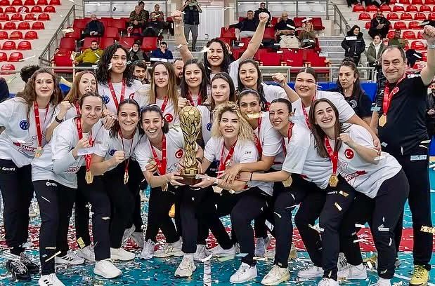 KIZLARIMIZ HENTBOLDE BİRİNCİ LİG’E YÜKSELDİ