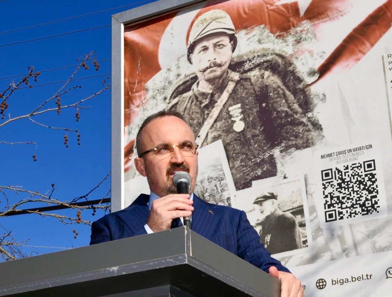 “ŞEHİTLERİMİZ VE TÜM NESİLLERİ BAŞIMIZIN TACIDIR”