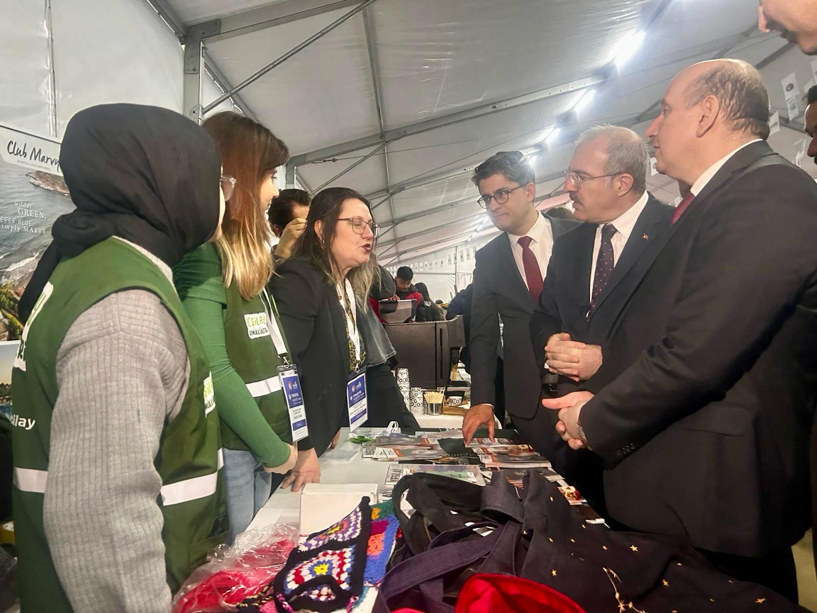 YEŞİLAY STANDI BÜYÜK İLGİ GÖRDÜ