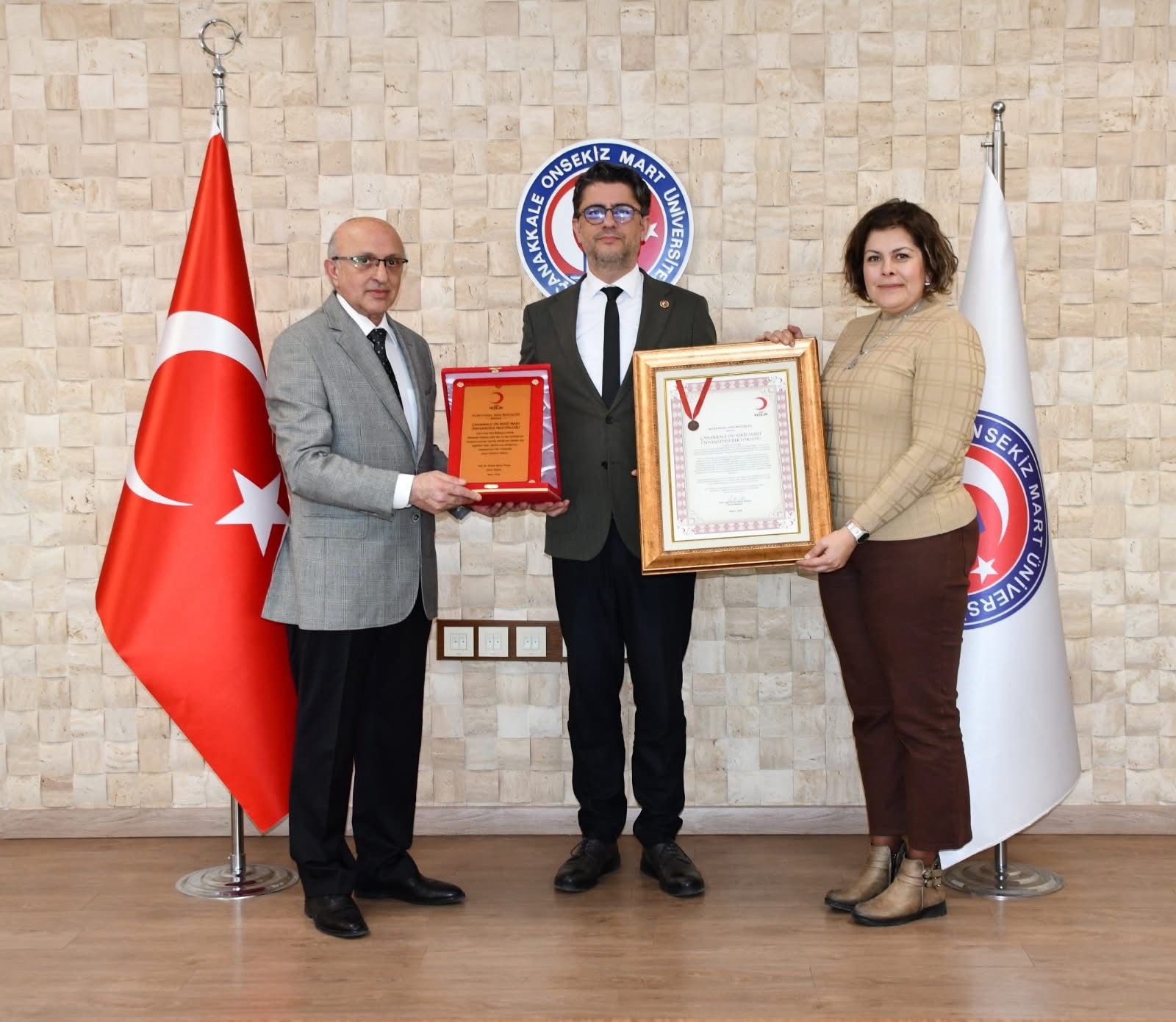 KIZILAY’DAN ÇOMÜ’YE BRONZ MADALYA