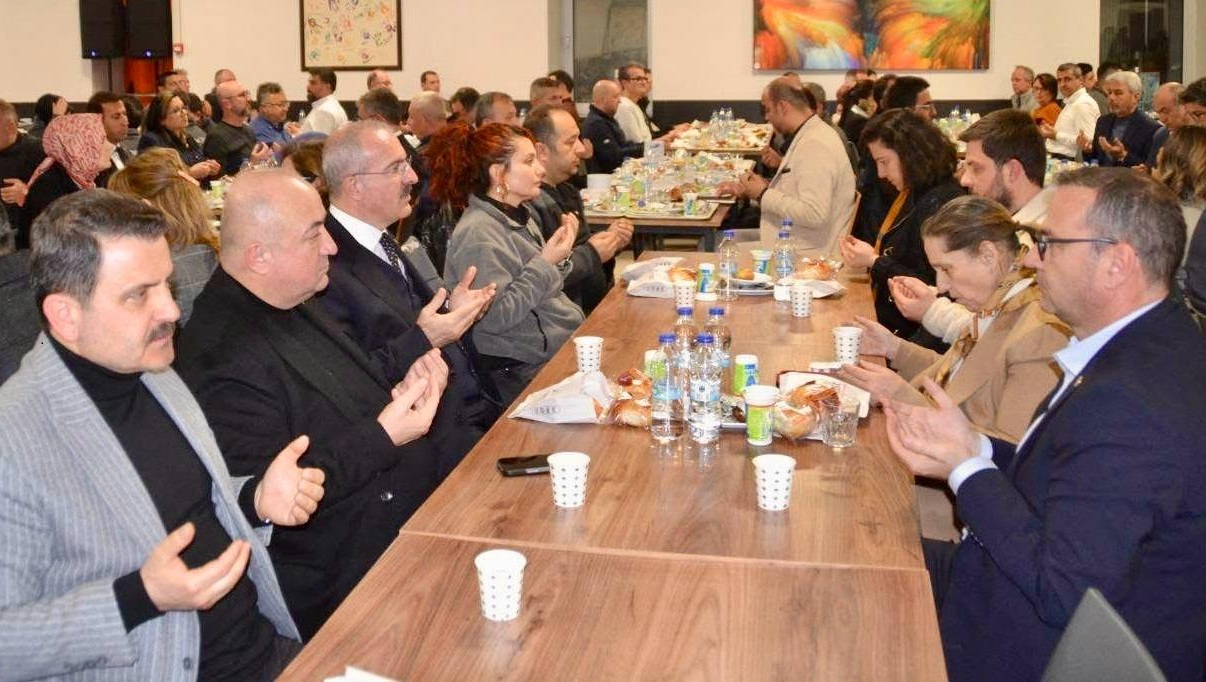 KALE GRUBU’NDAN ÇALIŞANLARINA VE PROTOKOLE GELENEKSEL İFTAR YEMEĞİ