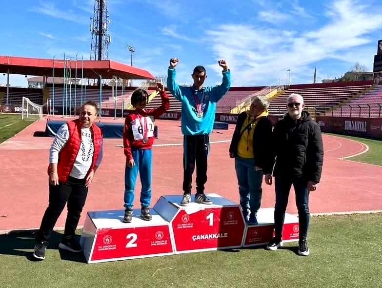 KALKIM İLK-ORTAOKULU ÖĞRENCİLERİ, ATLETİZMDE DERECELERİ SİLDİ SÜPÜRDÜ
