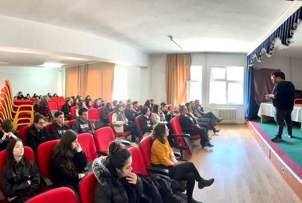 LİSE ÖĞRENCİLERİNE KÜÇÜKBAŞ HAYVAN YETİŞTİRİCİLİĞİ SUNUMU