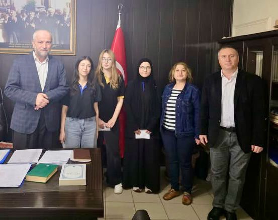 “ÇANAKKALE RUHU” İSİMLİ YARIŞMADA DERECEYE GİREN ÖĞRENCİLER ÖDÜLLENDİRİLDİ