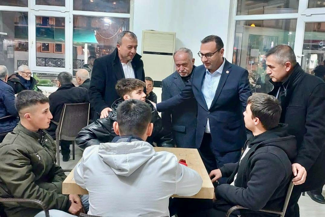 İYİ PARTİ MİLLETVEKİLİ UZ, SÜREKLİ HALKIN ARASINDA…