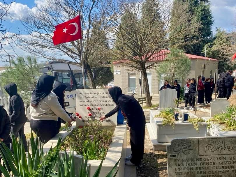 ÇAN SEVİM BODUR MTAL’DEN ŞEHİTLERİN KABİRLERİNE ZİYARET