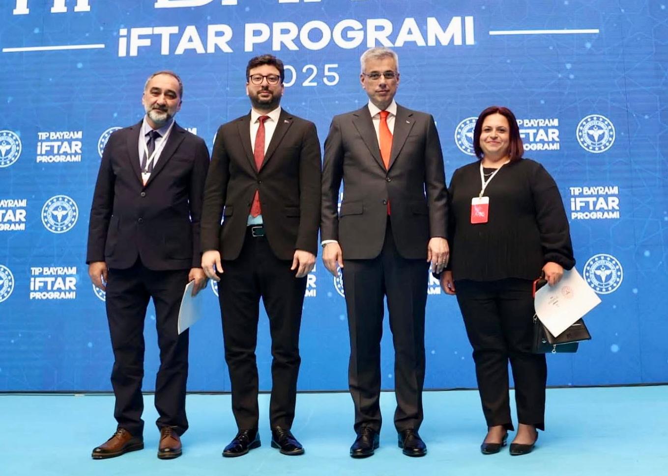 ÇAM VE SAKURA HASTANESİ’NDE “YILIN DOKTORU VE HEMŞİRESİ” ÖDÜLLERİ