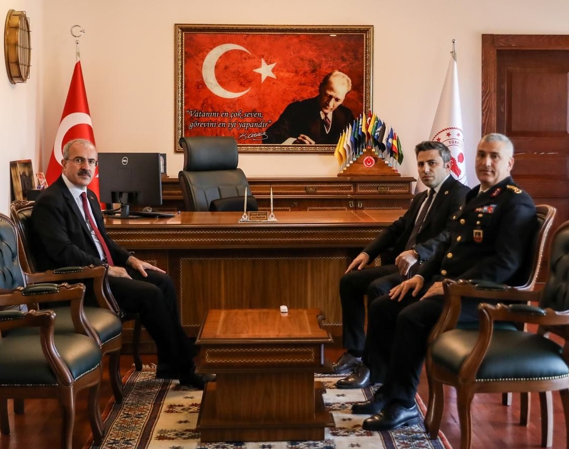 VALİDEN BAYRAMİÇ KAYMAKAMLIĞINA ZİYARET