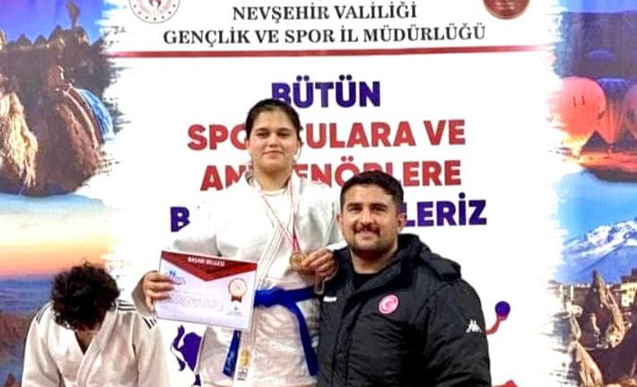 SÜMEYYE IŞIKTAŞ, ÜÇÜNCÜ KEZ TÜRKİYE ŞAMPİYONU