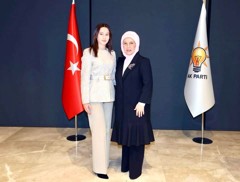 BAŞKAN ÇELİK, EMİNE ERDOĞAN İLE BİR ARAYA GELDİ