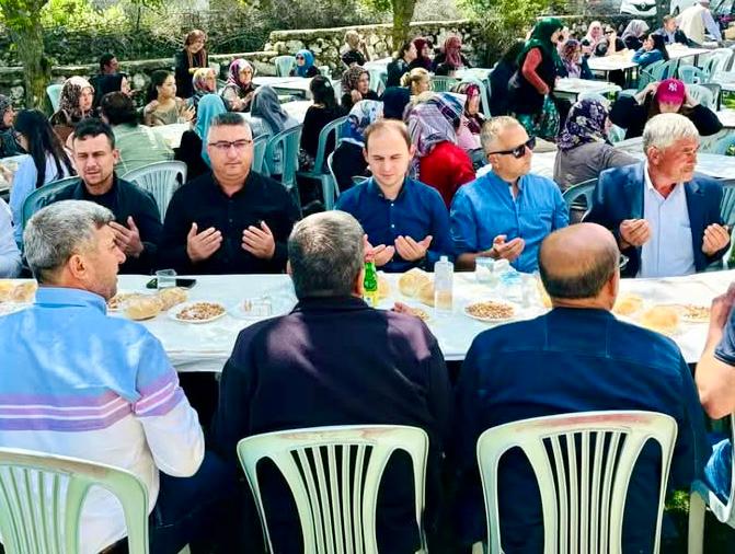 ÇINARPINAR KÖYÜNDEKİ HAYRA AYVACIK KAYMAKAMI DA KATILDI