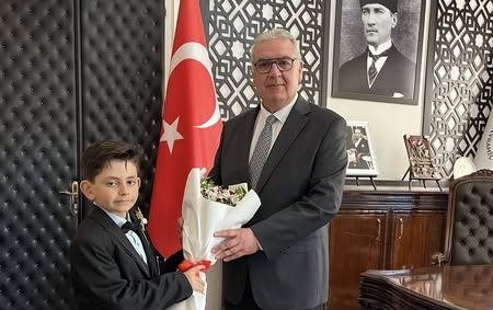 23 NİSAN İÇİN TEMSİLİ BELEDİYE BAŞKANI OLDU