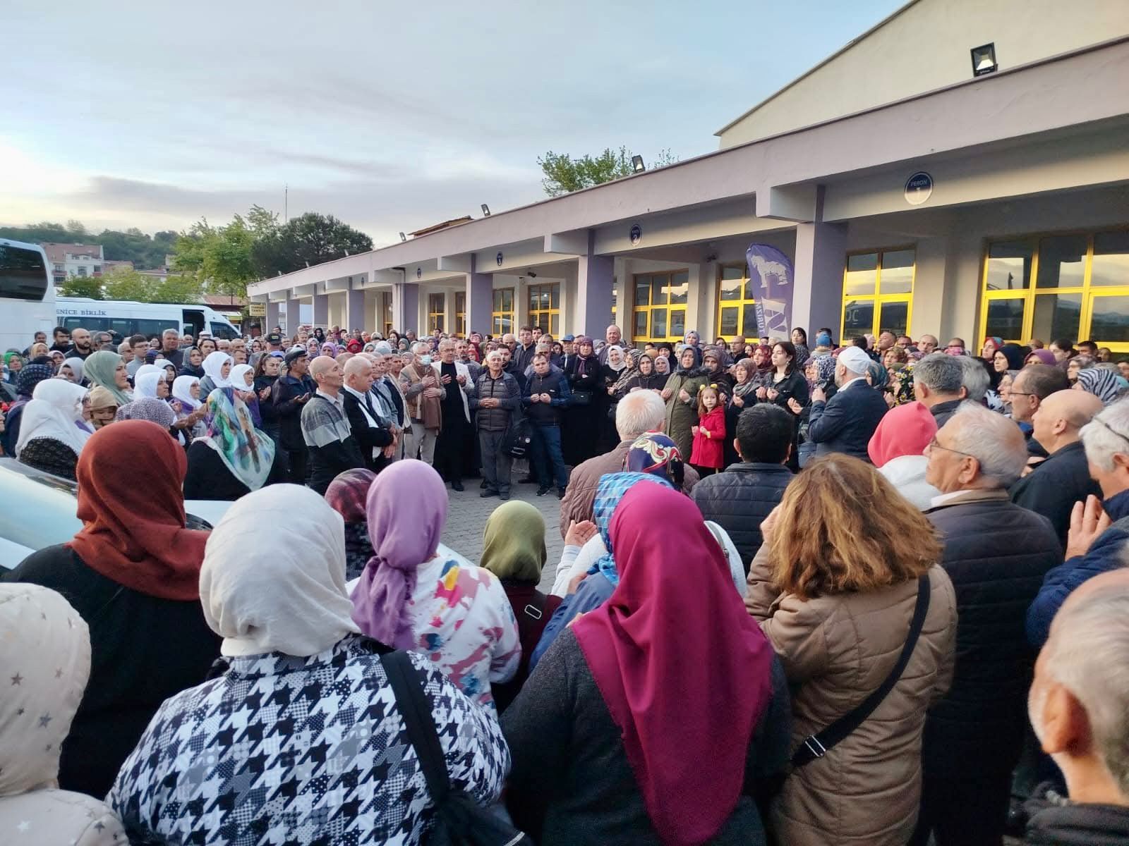 ÇAN’DAN 23 HACI ADAYI DUALARLA UĞURLANDI