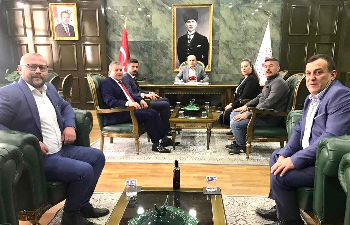 GÖREVE YENİ GELEN MHP ÇAN İLÇE YÖNETİMİNDEN KAYMAKAMA ZİYARET