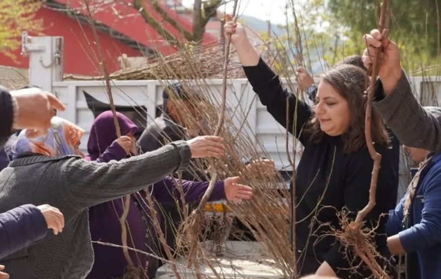 ÇAN İLÇE HALKI İÇİN, GELECEĞE BİR FİDAN…