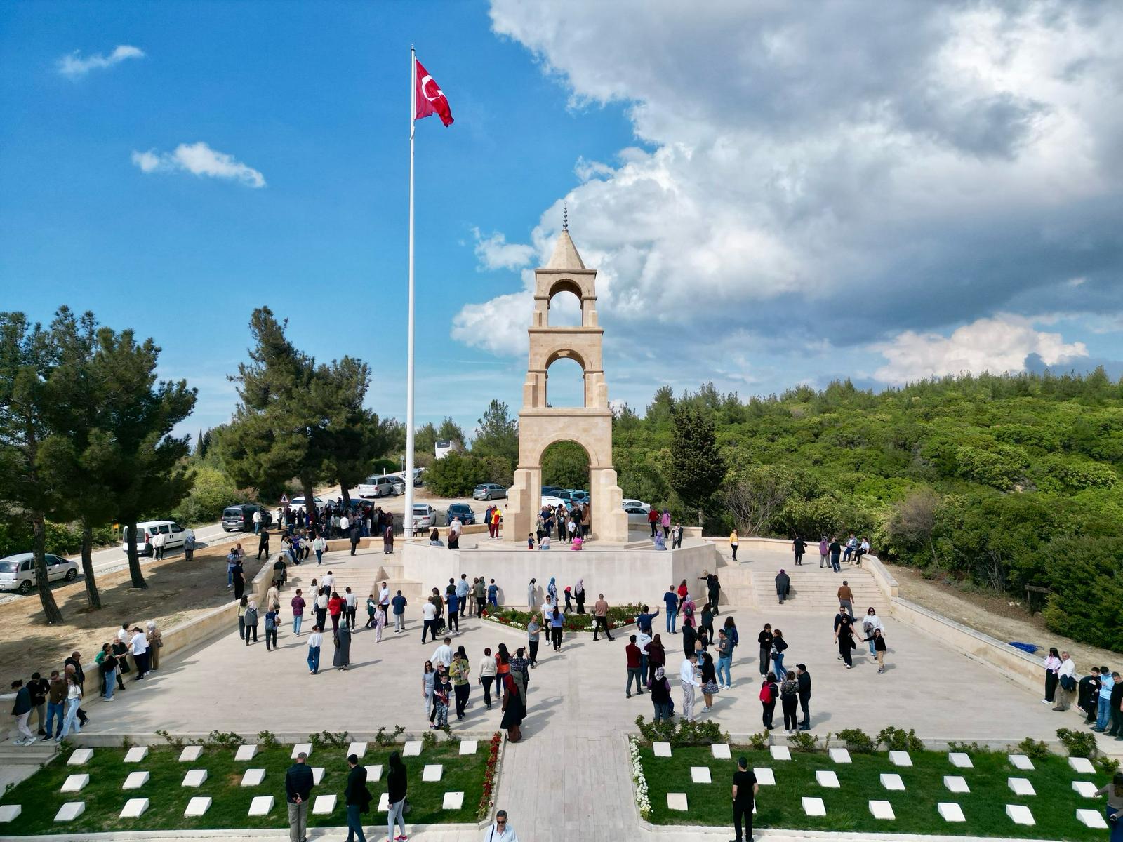 BAYRAMDA TARİHİ ALANDA ZİYARETÇİ YOĞUNLUĞU