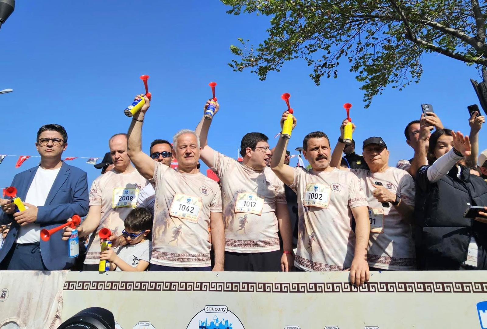 TROYA YARI MARATONU, YOĞUN KATILIM VE BÜYÜK BİR COŞKUYLA GERÇEKLEŞTİRİLDİ