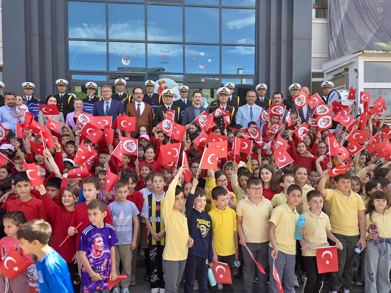 YENİCE’DE BANDO KOMUTANLIĞINDAN 23 NİSAN GÖSTERİSİ…