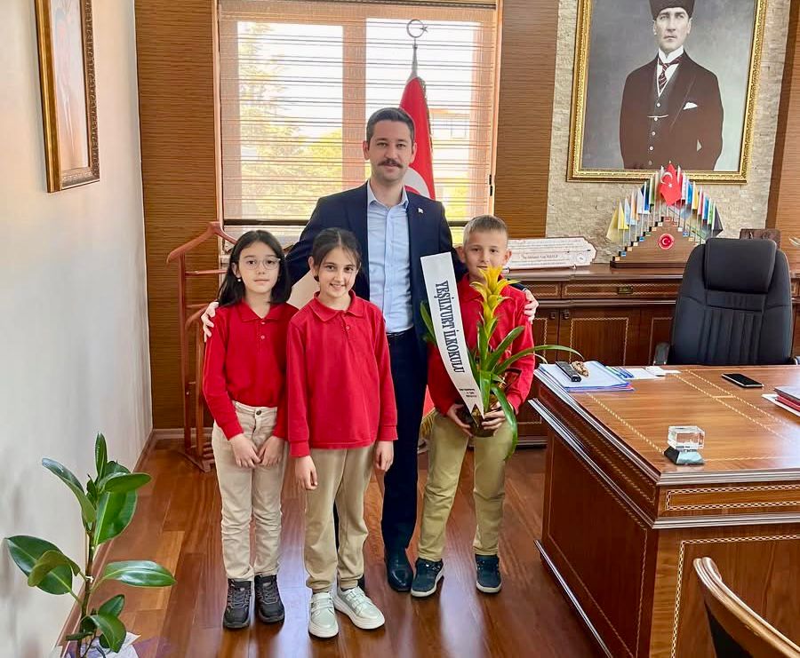YEŞİLYURT ÖĞRENCİLERİ TEMSİLİ KAYMAKAM OLDU