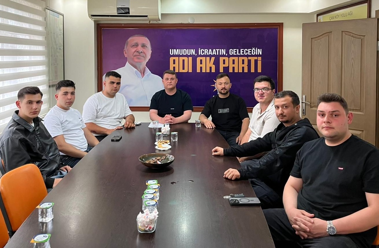 ÇAN AK PARTİ GENÇLİK KOLLARINDAN MAHALLE BAŞKANLARIYLA BULUŞMA