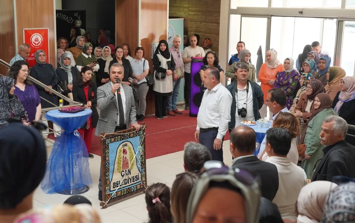 ÇAN HALK EĞİTİMDEN “AİLE YILI” TEMALI YIL SONU SERGİSİ