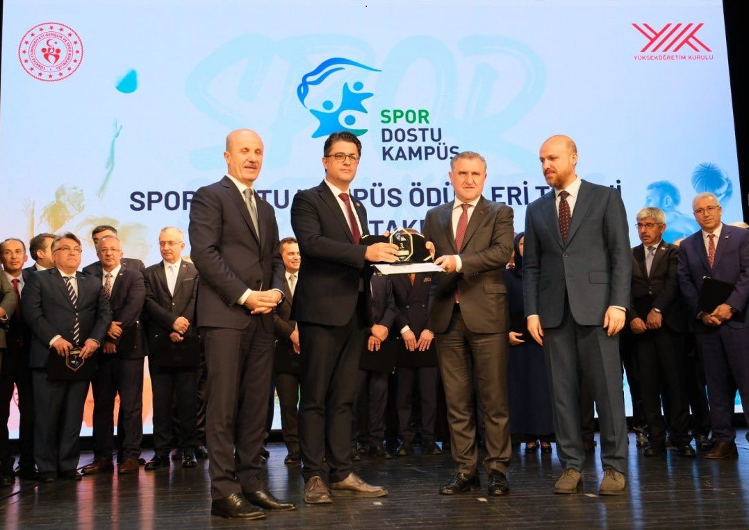 ÇOMÜ’YE “SPOR DOSTU KAMPÜS” ÖDÜLÜ