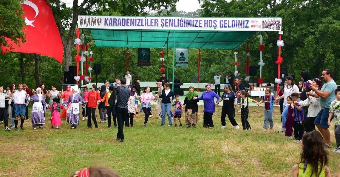 ÇAN VE BİGA KAYMAKAMLARI İLE PROTOKOL, KARADENİZLİLER ŞENLİĞİNE KATILDI