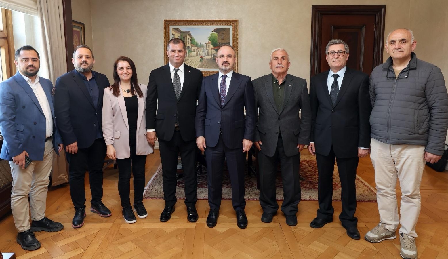 KIZILAY GÖNÜLLÜLERİNDEN BAKAN YARDIMCISI TURAN’A ZİYARET