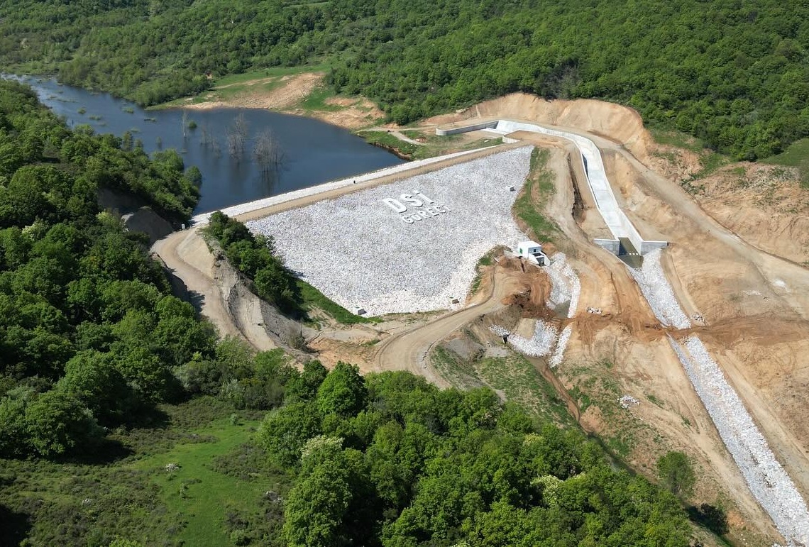 LAPSEKİ GÜRECİ GÖLETİ İNŞAATINA DSİ’DEN YERİNDE İNCELEME