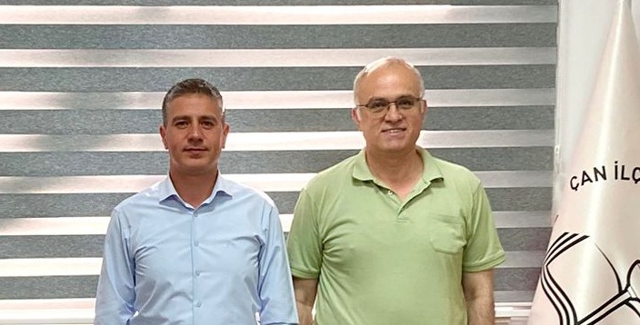 KURUCUMUZ GAZETECİ SABRİ KARAKAYA’DAN ÇAN İLÇE MİLLİ EĞİTİM MÜDÜRÜNE ZİYARET