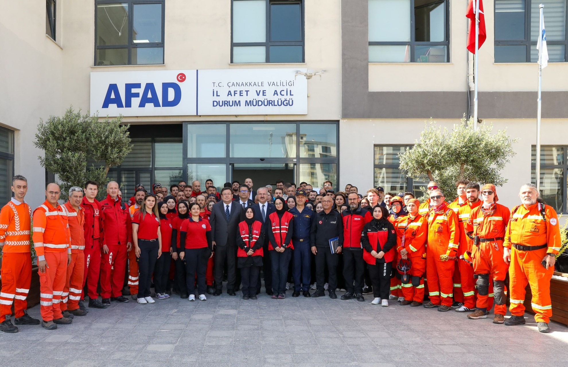 SEKİZ FARKLI NOKTADA, DOKUZ OPERASYONLU DEPREM TATBİKATI…