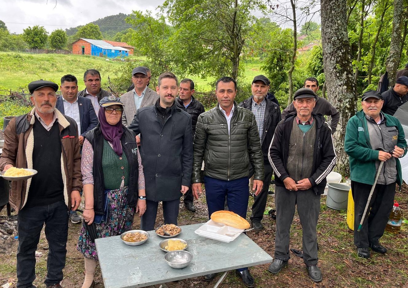 YENİCE KAYMAKAMI YAĞDIRAN KÖY HAYRINA KATILDI